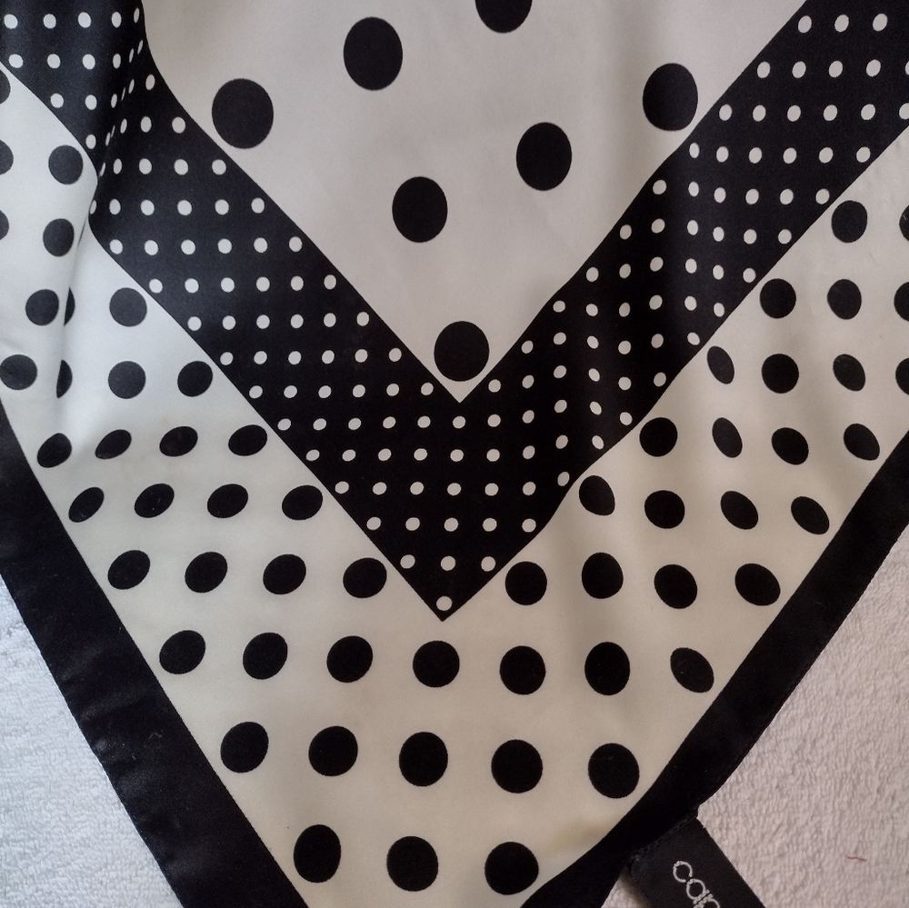 Scarf - Picture 2 of 5